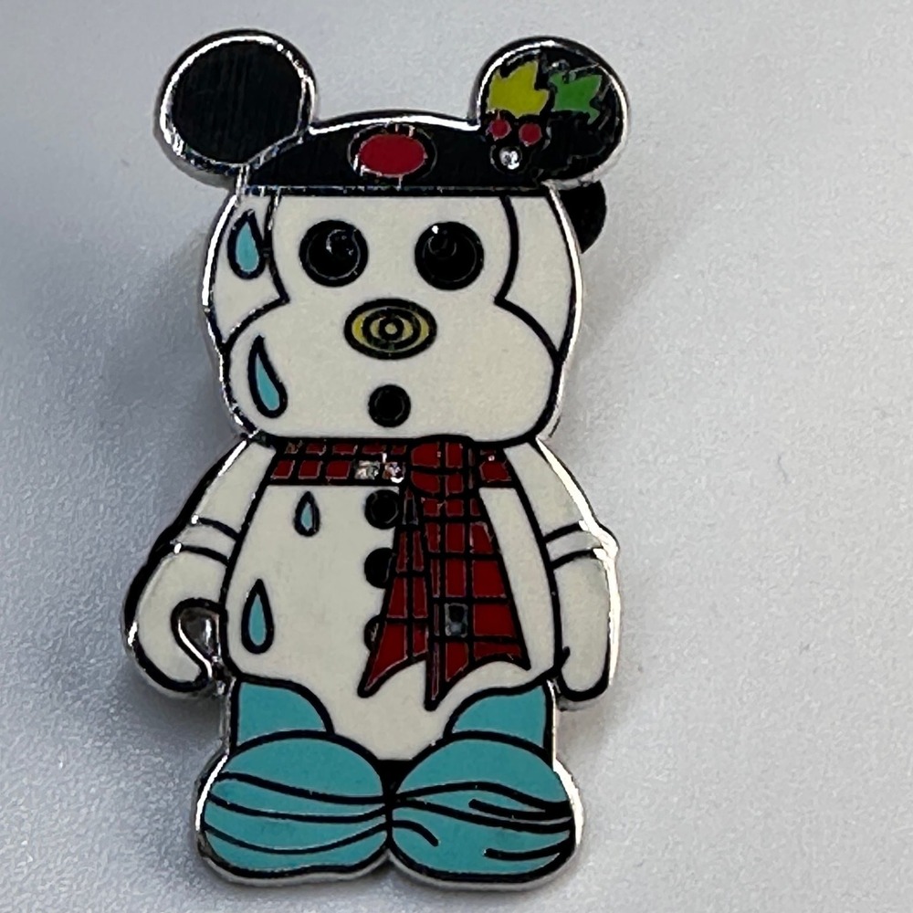 VINYLMATION LIMITED RELEASE MELTING SNOWMAN Disney Pin Holiday Series #1 2009